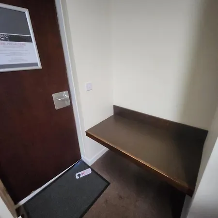 Red Lion & Отель