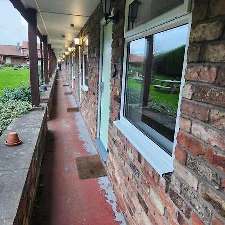 Red Lion & Отель 3*