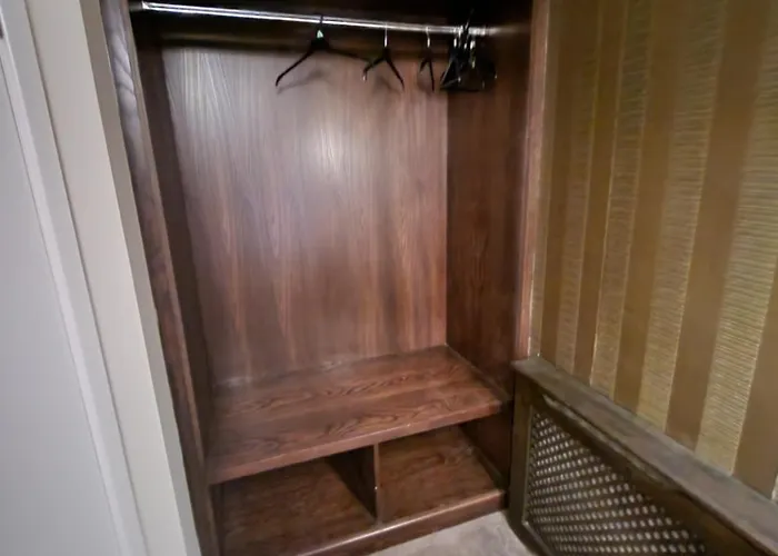 酒店 Red Lion & 3*