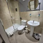 Otel Red Lion &