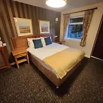Otel Red Lion &
