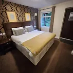Otel Red Lion &