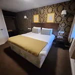Red Lion & Otel