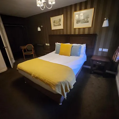 Hotell Red Lion & 3*