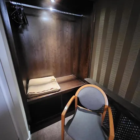 Hotell Red Lion & 3*
