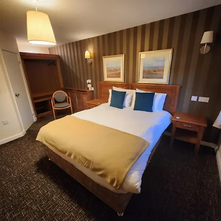 Hotell Red Lion & 3*