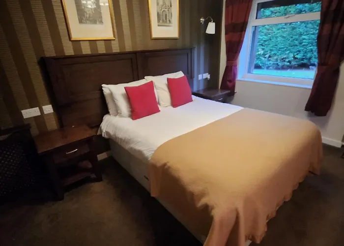 Red Lion & Hotel 3*