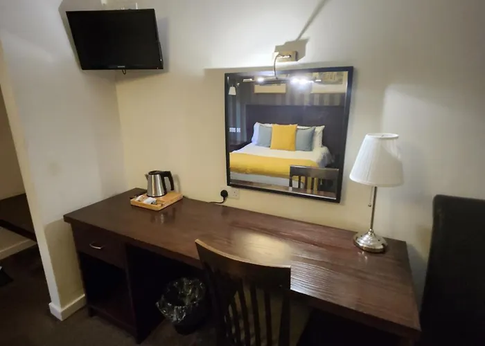Red Lion & Hotel 3*