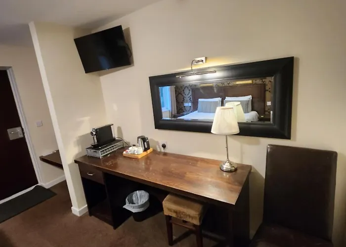 Red Lion & Hotel 3*